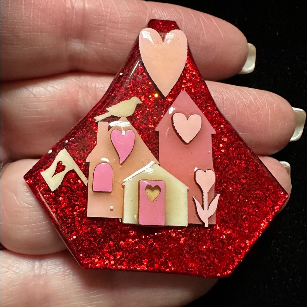 House Pins By‎ Lucinda Valentine Heart Pink Red & Glitter - Picture 3 of 4